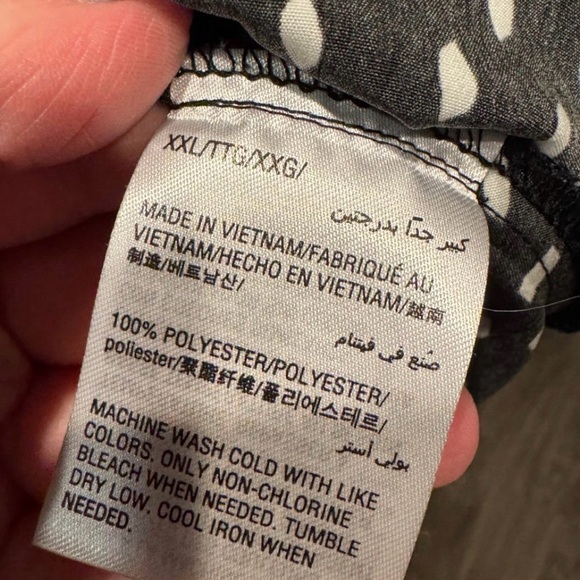 Alfani Black and Pink Polka Dot V Hem Blouse - Picture 5 of 5